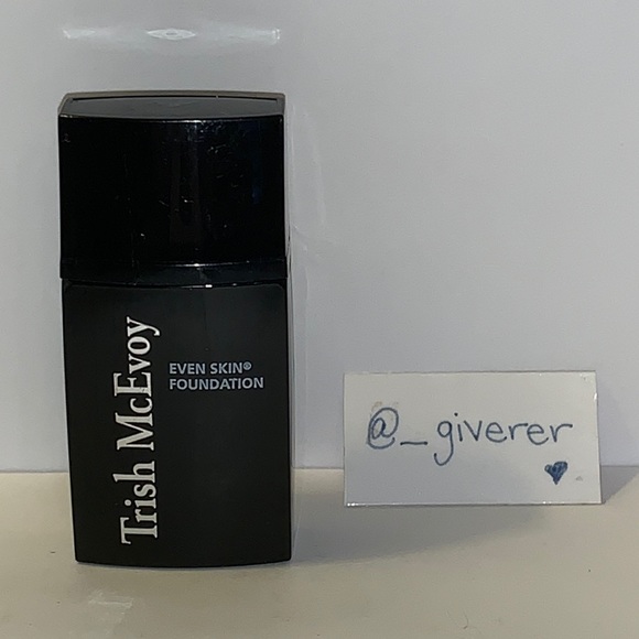 Shade 5 Even Skin Foundation Trish McEvoy Discontinued - Picture 1 of 7